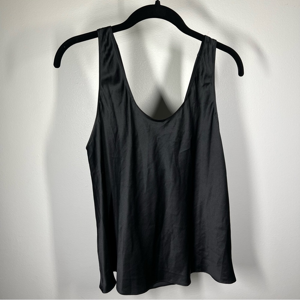 VICTORIA’S SECRET Silky Black Top Size M
